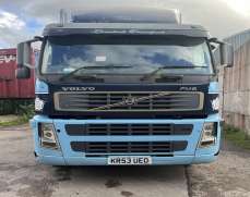 2003 Volvo FM9 260 6x2 Flatbed Truck